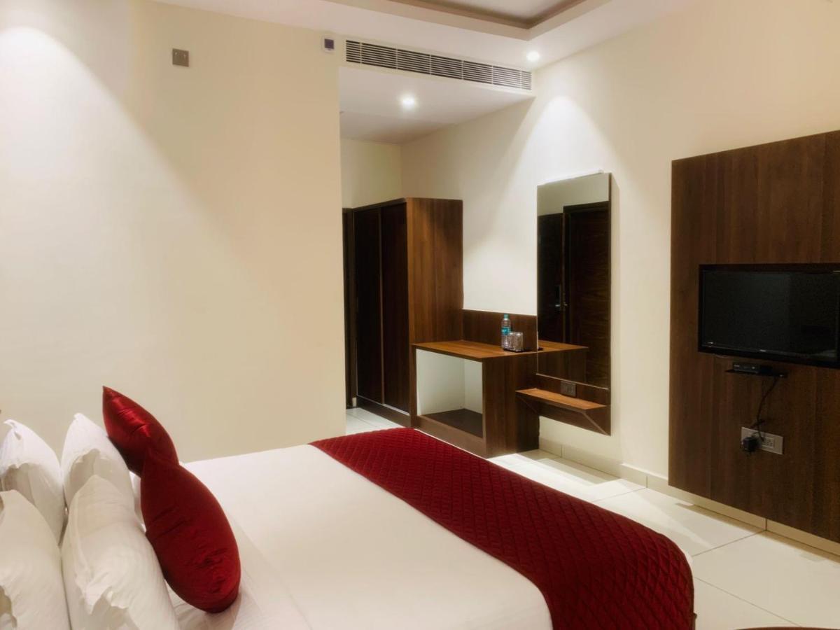 Rajathadri Royal Inn Bangalore Exterior photo